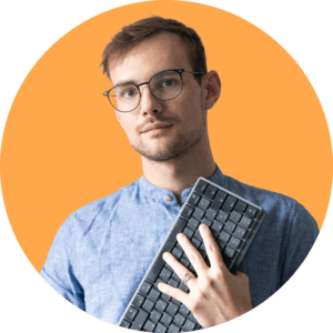 Deutscher Übersetzer und Werbetexter/Copywriter.